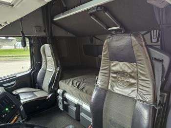Volvo FH 16.700 GLOBE XXL 8x4 / 150T
